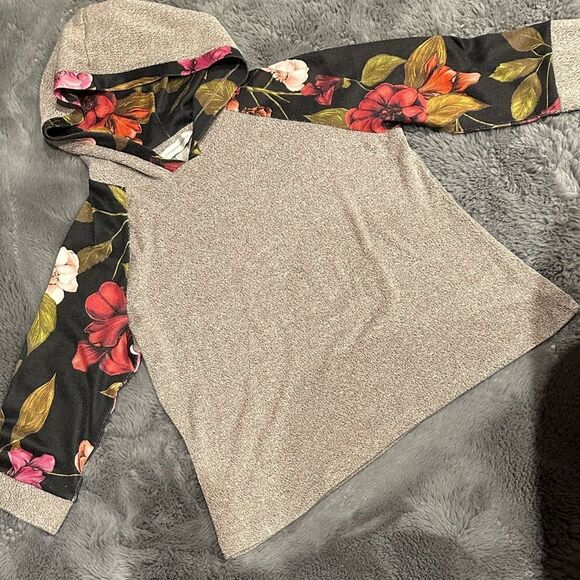 EUC-CHRISTOPHER BANKS FLORAL BLOCK TOP - Picture 2 of 13